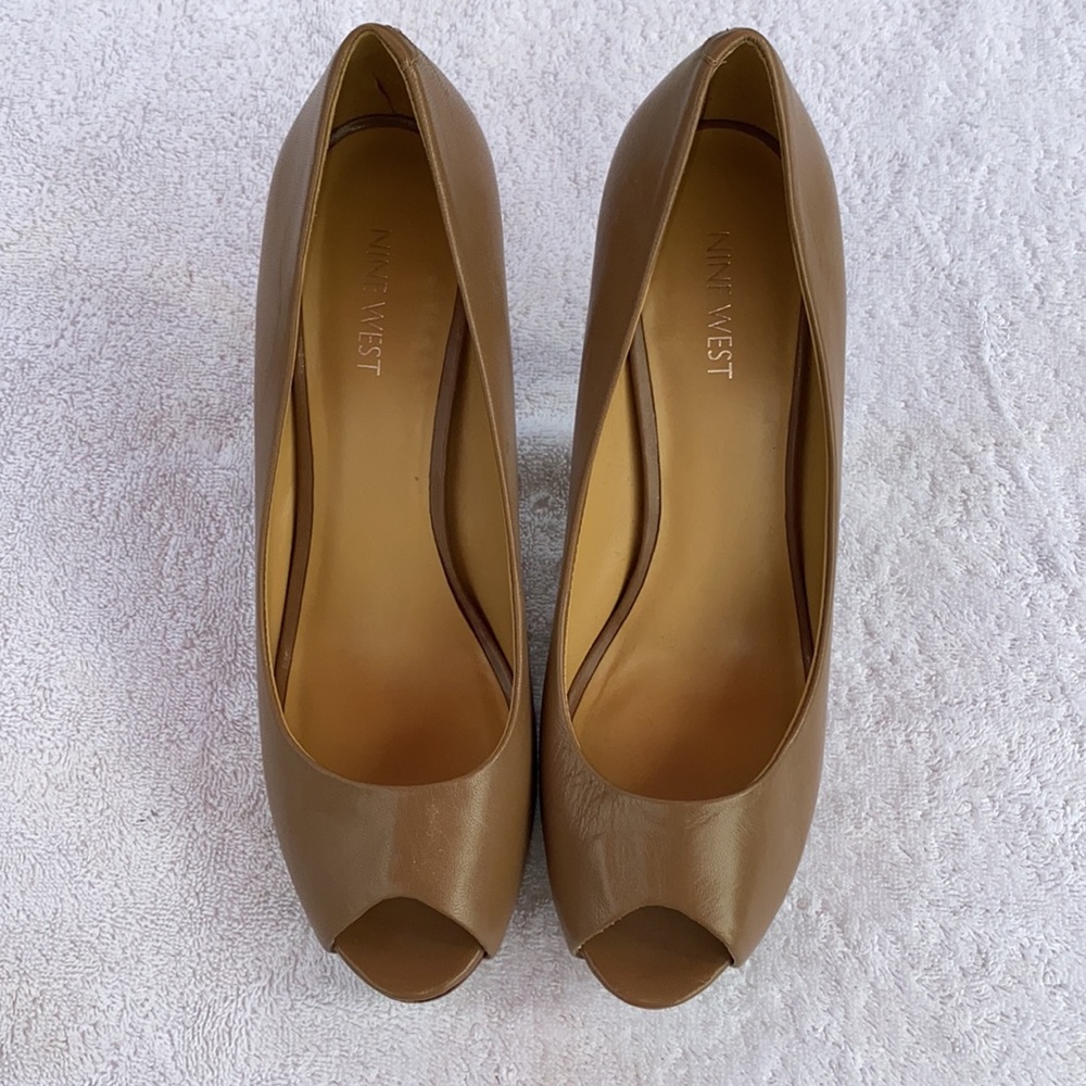 Nine West Kelsyo nude peep toe heels size 9.5 - Picture 2 of 8
